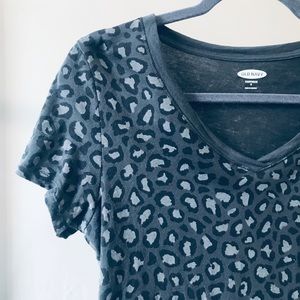 OLD NAVY | Black and Gray Leopard T-shirt